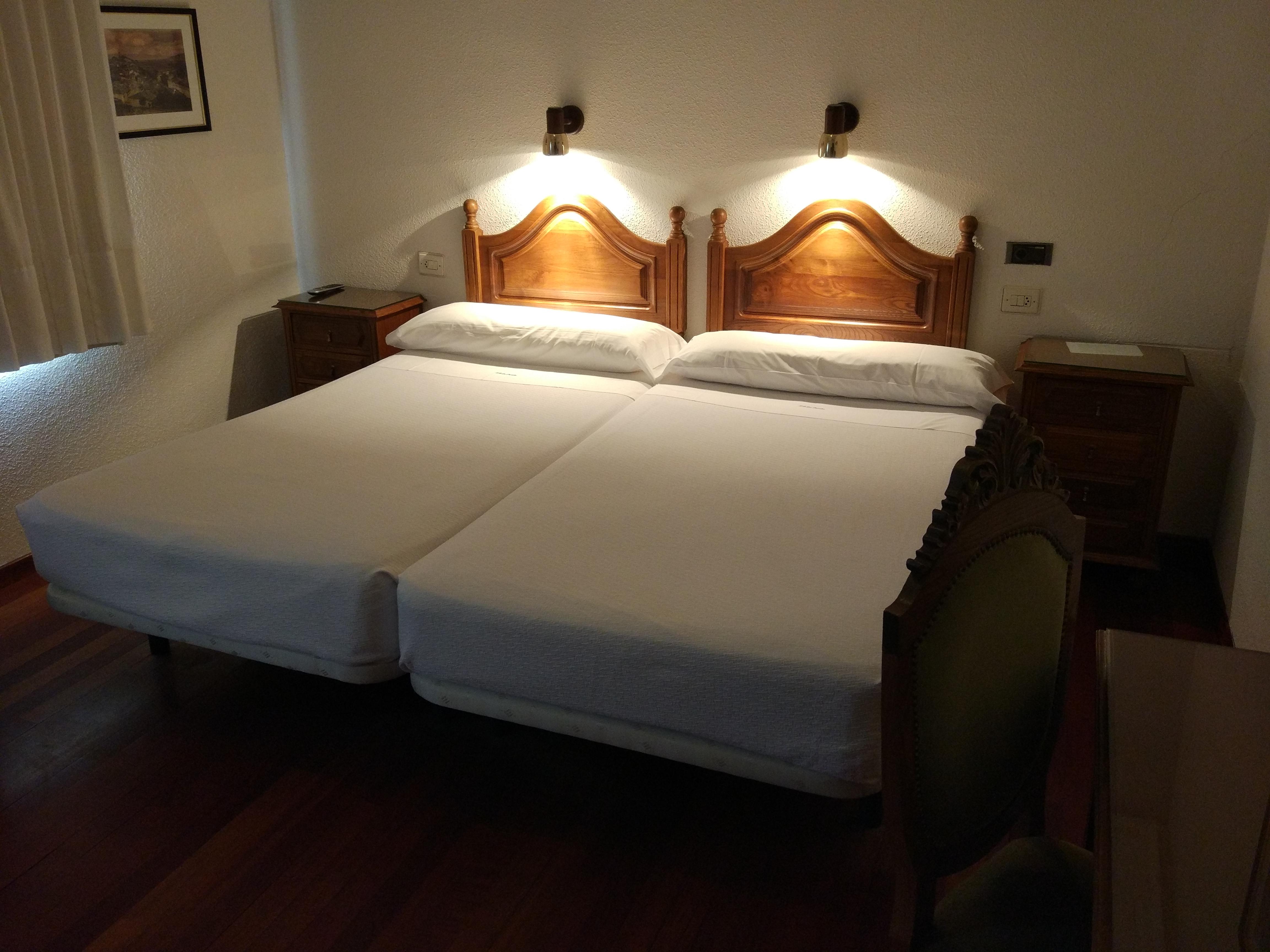 Hotel Los Perales Puebla de Sanabria Exteriör bild